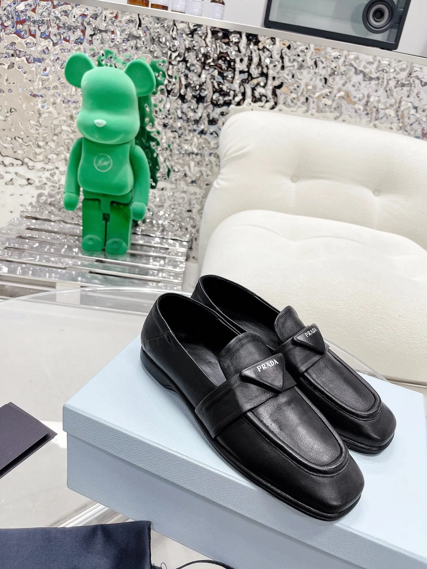 SE975 Prada Lambskin Leather Loafers / Size5-9