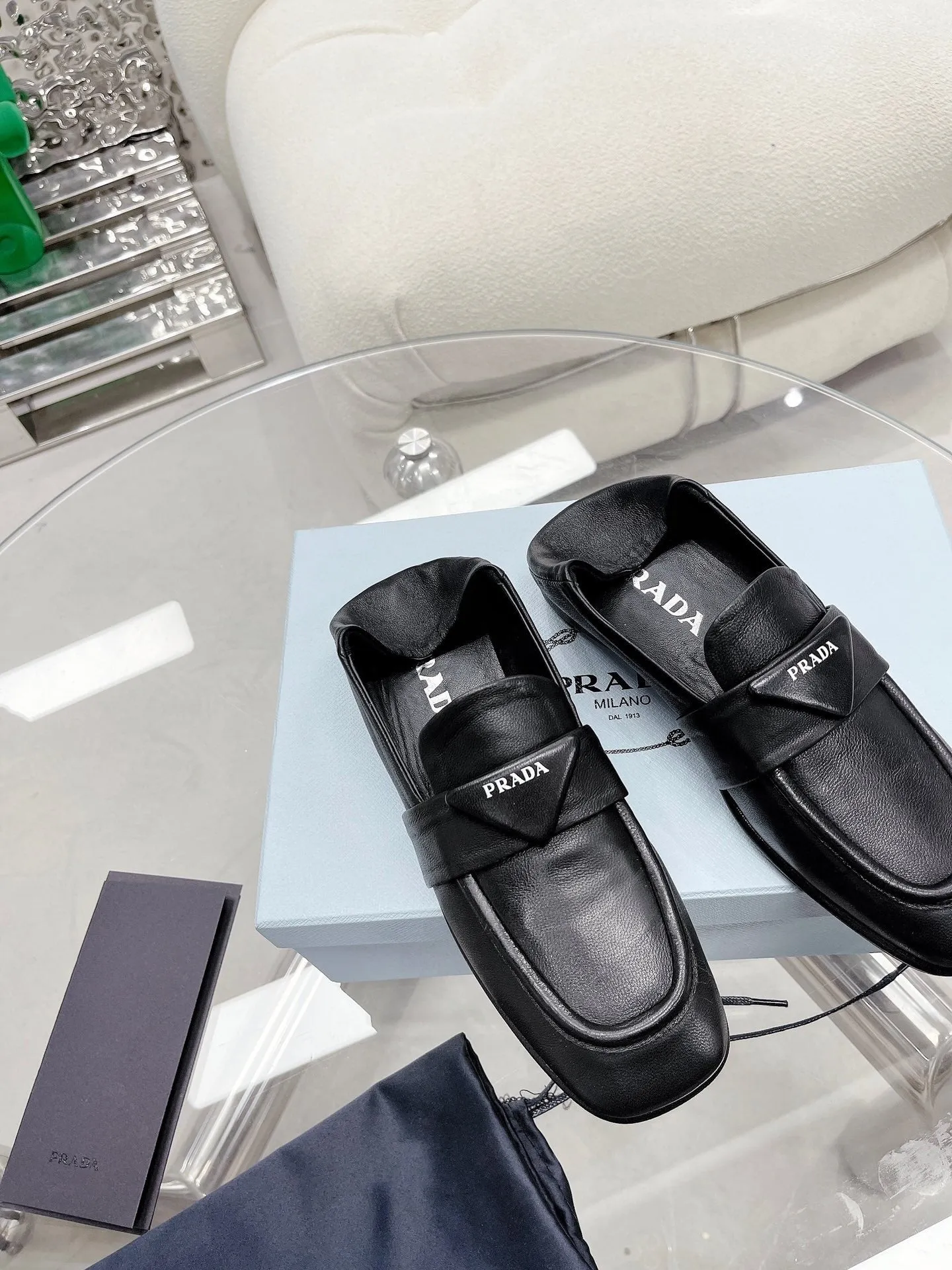 SE975 Prada Lambskin Leather Loafers / Size5-9
