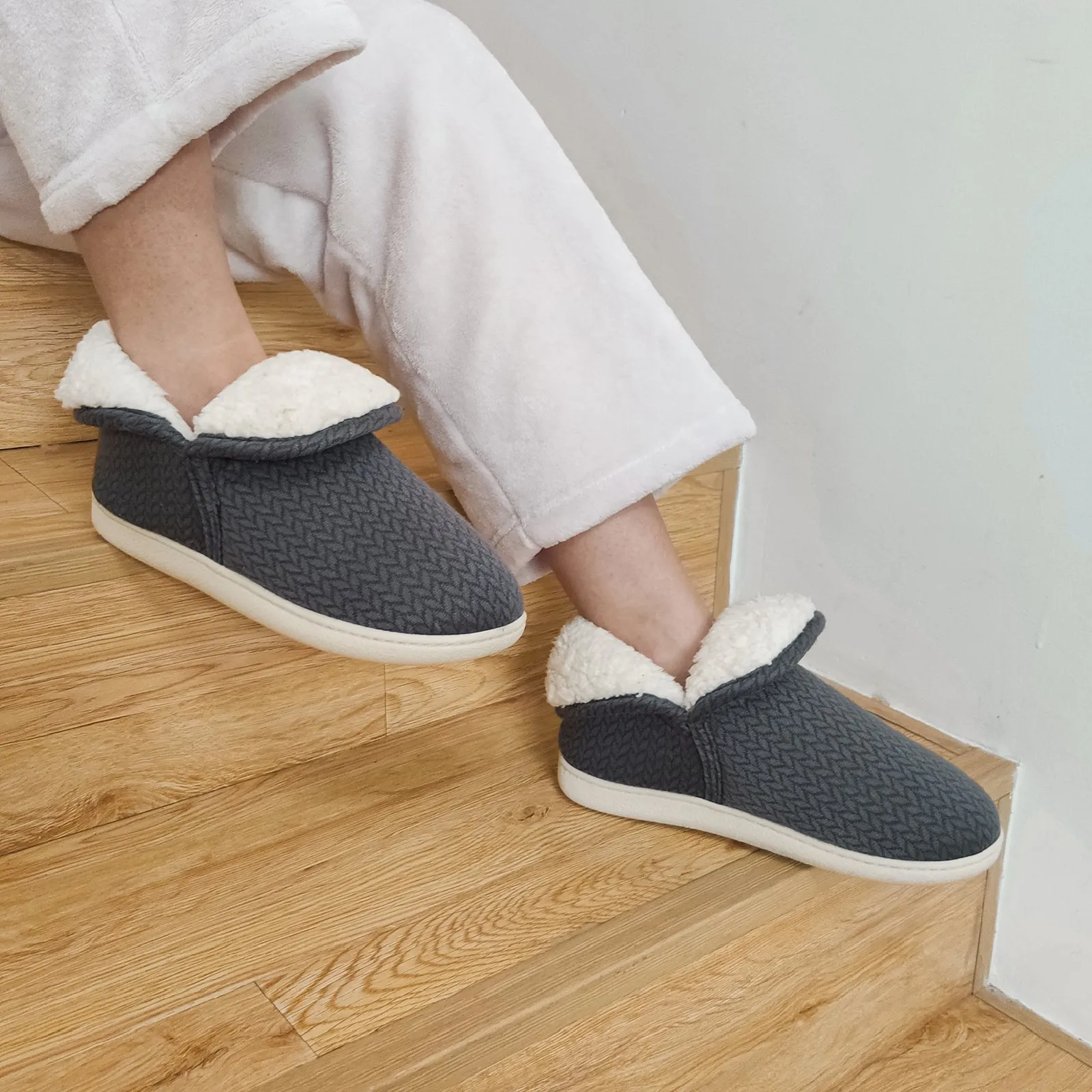 VONMAY Women's Slippers Booties Memory Foam Ankle Boots Comfort House Shoes